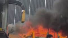 Bus Fire Accident: सकाळी सव्वा दहाची वेळ; गाडीत बिघाड झाल्याचं चालकाच्या लक्षात आलं अन्..., पिंपरी चिंचवडमध्ये स्कुल बस जळून खाक