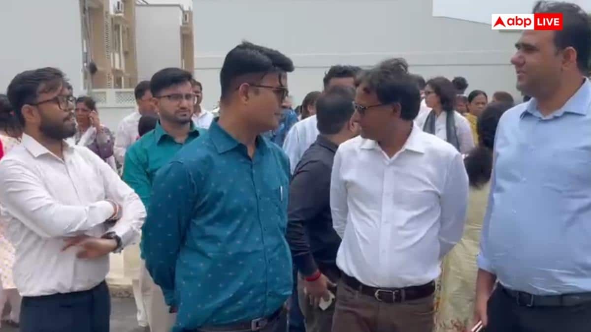बिहार में सड़कों पर उतरे CDPO, मंत्री के आवास का किया घेराव