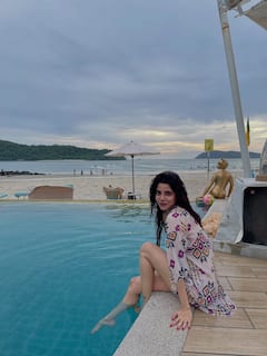 Divyabharathi: బికినీలో దివ్యభారతి... స్విమ్మింగ్‌ పూల్ దగ్గర ఫుల్ చిల్ మోడ్