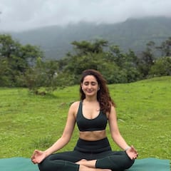 પ્રકૃતિના ખોળે પ્રજ્ઞા જયસ્વાલના યોગા