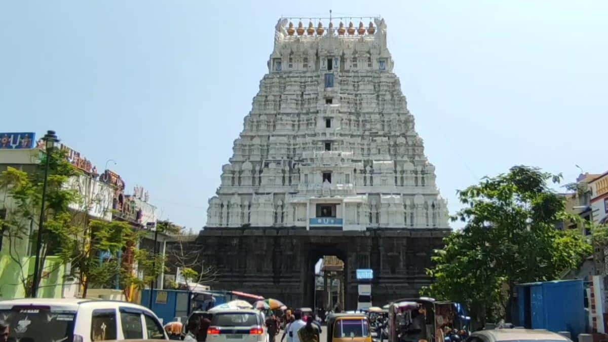 பக்தர்கள் கவனத்திற்கு! செப்.1 முதல் காஞ்சிபுரம் கோயிலில் அமலுக்கு வரும் செக் மேட்.. நிர்வாகத்தின் அதிரடி முடிவு!