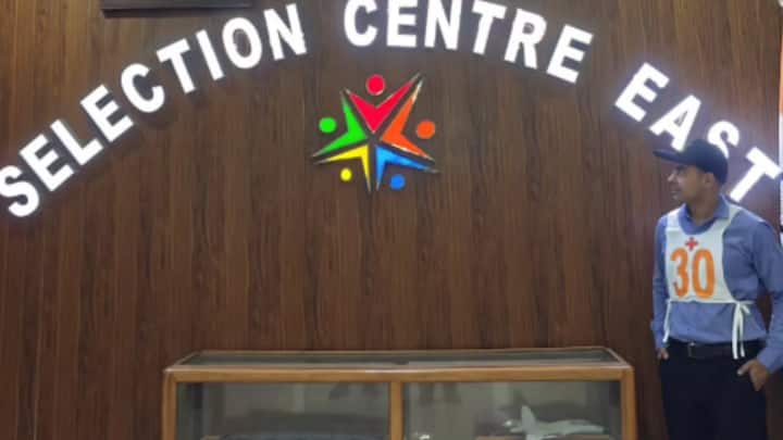 सेना में अफसर बनने के लिए किशु ने एनडीए समेत कई डिफेंस स्तर की परीक्षा में हिस्सा लिया. एनडीए में कई प्रयासों के बाद भी उन्हें सफलता नहीं मिली और बाद में उम्र सीमा पर होने के कारण उन्होंने इस रास्ते को छोड़कर सीडीएस पर ध्यान देना शुरू किया.