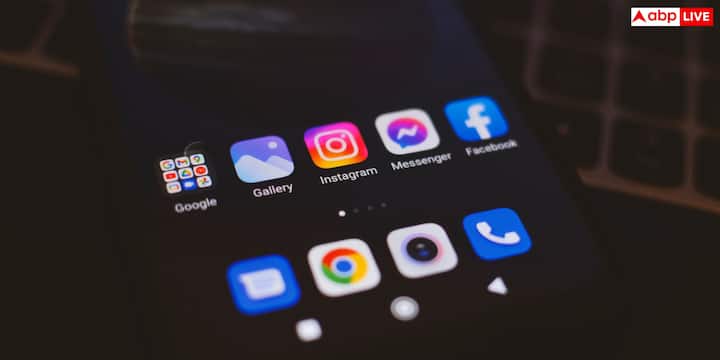 आपकी जानकारी के लिए बता दें कि ऐप अपडेट सिर्फ बग और सिक्योरिटी फिक्स के लिए नहीं होते हैं. कंपनियां नए अपडेट में कई नए फीचर्स और सुविधाएं भी यूजर्स को उपलब्ध कराती हैं. इंटरफेस में बदलाव, बेहतर सर्च, नए एडिटिंग टूल, प्राइवेसी ऑप्शन और परफॉर्मेंस में अपडेट जैसे फीचर्स भी नए अपडेट में दिए जाते हैं. ऐप को लंबे समय तक अपडेट न करने पर आप इन नए फीचर्स का इस्तेमाल नहीं कर पाएंगे.