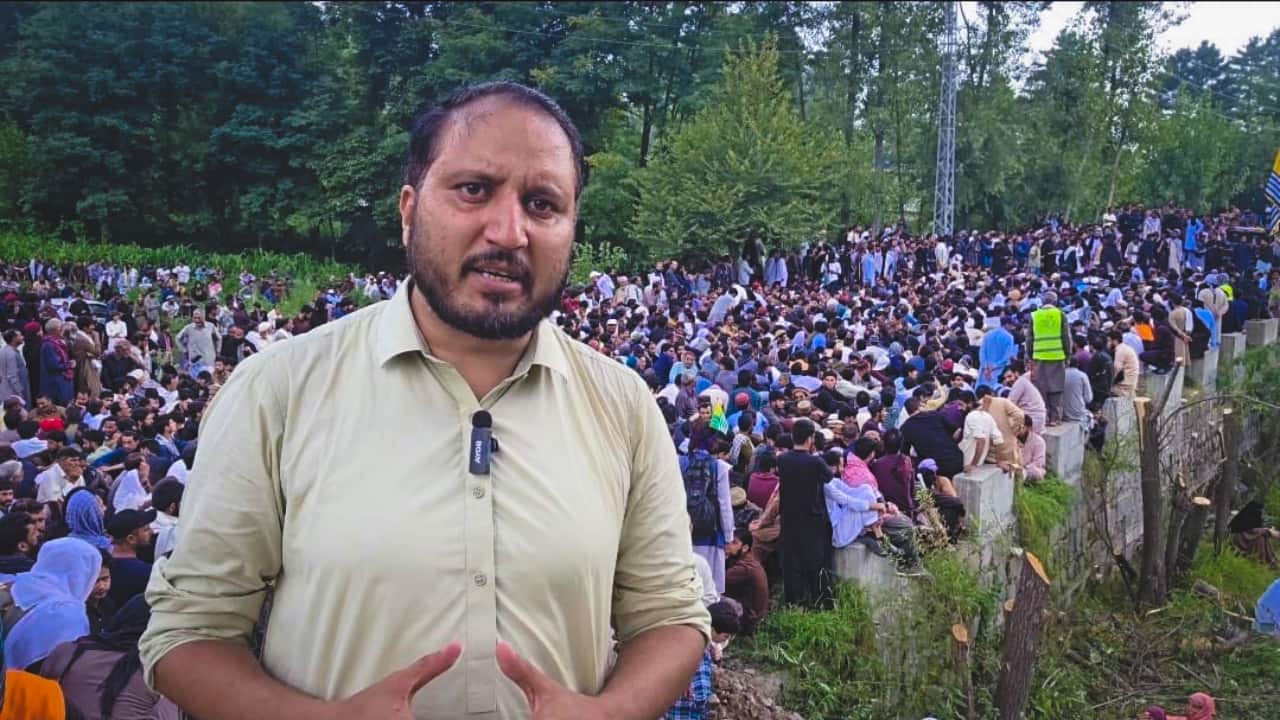 पाकिस्तानाने पाकव्याप्त काश्मीरात रिपोर्टिंग करणाऱ्या पत्रकाराला थेट दहशतवादी यादीत टाकलं! कोणत्याही खटल्याशिवाय कारवाई, बँक खाती सील अन् प्रवासावर सुद्धा बंदी