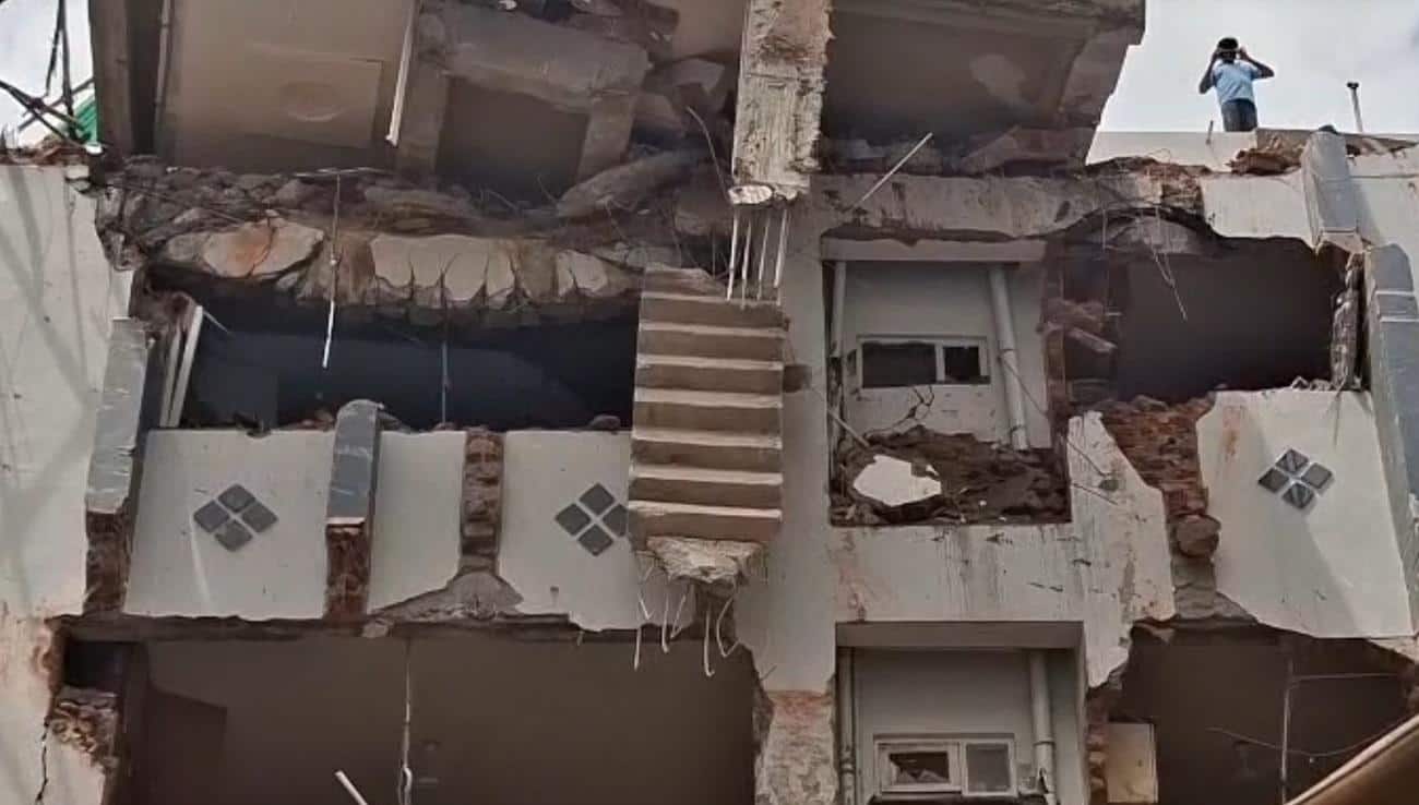 Hyderabad Building Collapse: గచ్చిబౌలిలో కుప్పకూలిన నిర్మాణంలో ఉన్న 7 అంతస్తుల బిల్డింగ్.. ఇద్దరు మృతి!