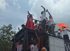 संजय बांगरांच्या मतदारसंघात भव्य कावड यात्रा, श्रावण महिन्यात भाविकांचा मोठा उत्साह; यात्रेला गर्दी किती?