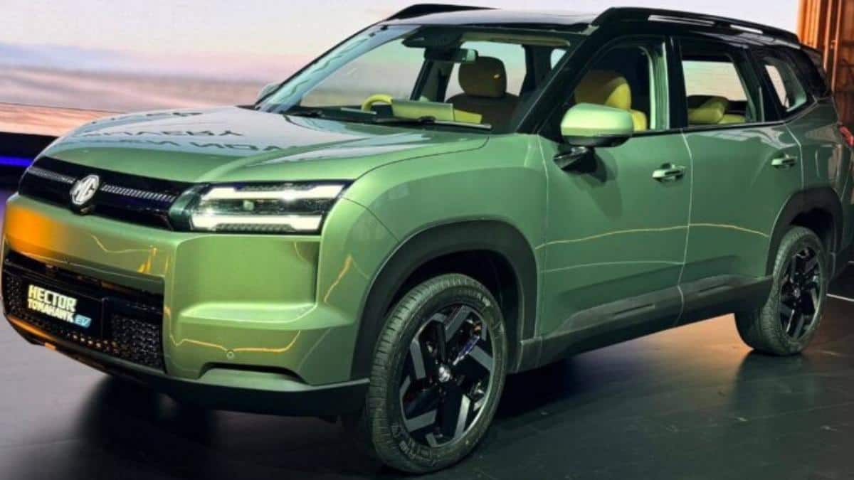 ஒரே சார்ஜில் 517 கி.மீட்டர் மைலேஜ்.. அறிமுகமாகியது MG Hector Tomahawk EV கார்! விலை எவ்ளோ?