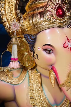 Chinchpokli Cha Chintamani Ganpati First look: चिंचपोकळीच्या चिंतामणीचा फर्स्ट लूक, पडदा उघडताच सगळे अवाक होऊन पाहतच राहिले