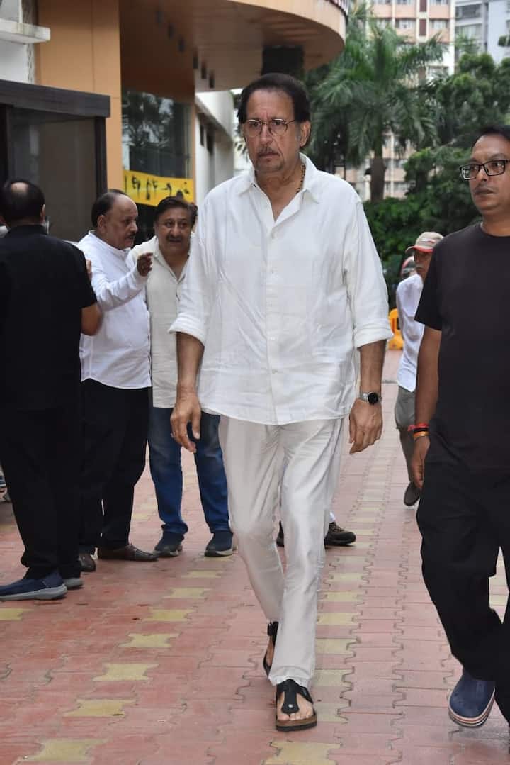 किरण खेर ने भी 90 के दशक के फेमस डायरेक्टर कुकू कोहली को श्रद्धांजलि दी. उन्होंने भी प्रेयर मीट में अपनी मौजूदगी दर्ज कराई.