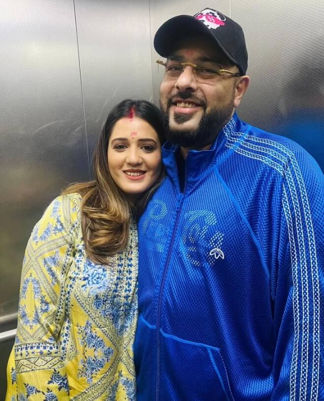 बादशाह ने 31 अगस्त को अपनी पत्नी ईशा रिखी से अलग होने का ऐलान किया. शादी के महज पांच महीने बाद ही दोनों के रास्ते अलग हो गए. रैपर ने इंस्टाग्राम पर ईशा रिखी से अलग होने की अनाउंसमेंट करते हुए कहा कि ये फैसला आपसी सहमति से लिया गया है. बता दें कि बादशाह और ईशा ने मार्च 2026 में एक प्राइवेट सेरेमनी में शादी की थी.