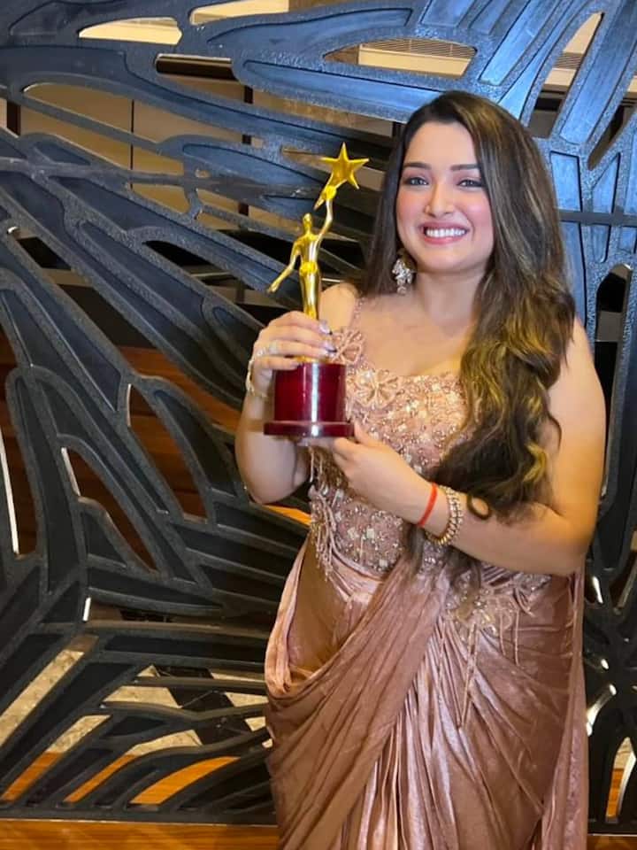 बाद में उन्होंने भोजपुरी फिल्मों में काम किया और अपनी शानदार एक्टिंग के दम पर इंडस्ट्री की लोकप्रिय अभिनेत्रियों में शामिल हो गईं.