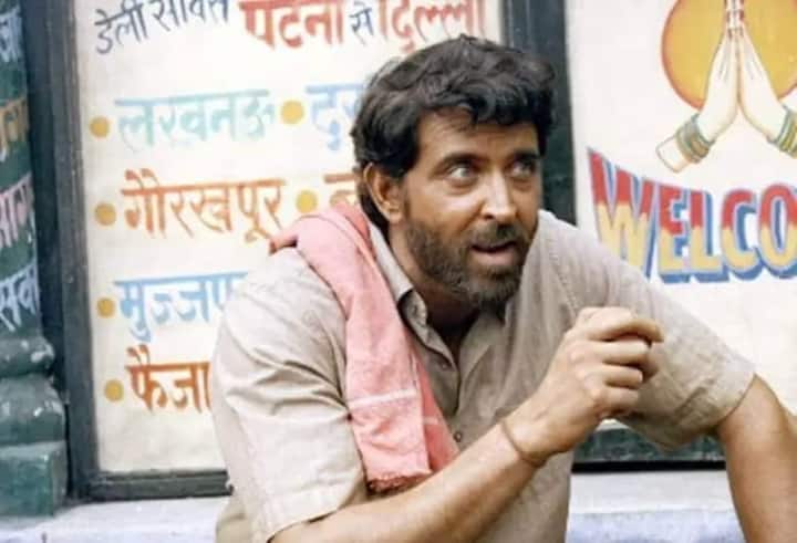 ‘सुपर 30’ में ऋतिक रोशन ने आनंद कुमार की भूमिका निभाकर शिक्षा की असली ताकत दिखाई. उन्होंने आर्थिक रूप से कमजोर छात्रों को पढ़ाकर साबित किया कि सही मौका मिले तो प्रतिभा किसी भी बाधा को पार कर सकती है.