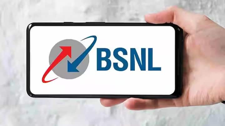 এ ছাড়াও আপনি এতে পাবেন দিনে ১০০টি করে SMS ও ৩০ দিনের ভ্যালিডিটি। মনে রাখবেন, এই বিপুল অফার দিতে BSNL আপনার থেকে নিচ্ছে ২৯৯ টাকা। BSNL-এর এই রিচার্জ প্ল্যানে সবথেকে বড় সুবিধে, এর দিনে ৩ জিবি ডেটার সুবিধা। যারা নিত্যদিন মুভি বা ভিডিয়ো দেখেন, তাদের জন্য আদর্শ এই ডেটা প্ল্য়ান।