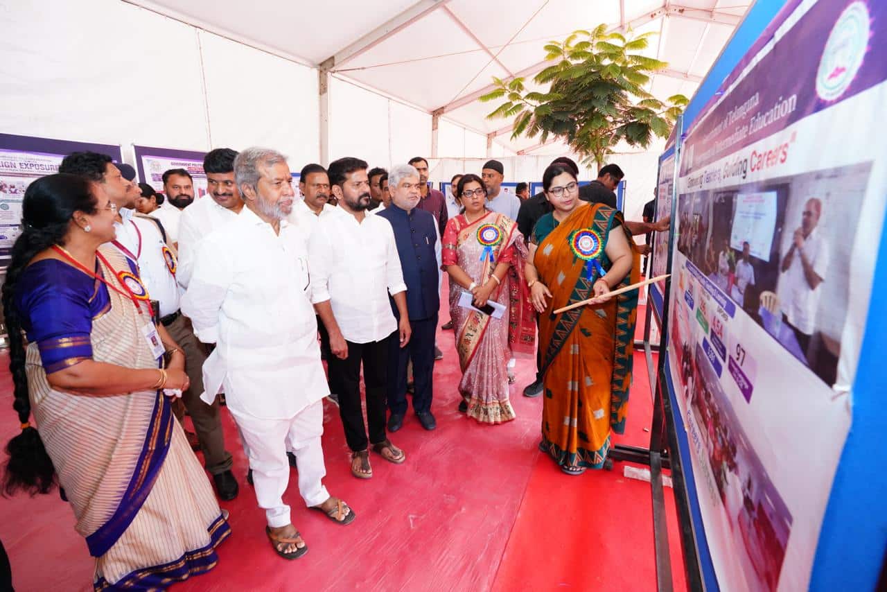 CM Revanth Reddy: రోడ్లపై ధర్నాలొద్దు, సమస్యలు తీర్చేందుకు 2 ఏళ్లు టైమ్ ఇవ్వండి: టీచర్లకు రేవంత్ రెడ్డి విజ్ఞప్తి