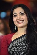 Rashmika Deverakonda: 'ఎపిక్' ట్రైలర్ లాంచ్‌లో వదినమ్మ... శారీలో రష్మిక నవ్వులు