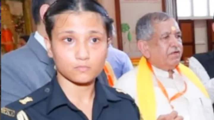 मेजर नव्या की उपलब्धि भारतीय सेना में महिलाओं के बढ़ते अवसरों की कहानी का भी हिस्सा मानी जा रही है. भारतीय सेना में महिल अधिकारी के तौर पर भर्ती 1992 में शॉर्ट सर्विस कमीशन के जरिए शुरू हुई थी. इसके बाद नीतिगत बदलाव और न्यायिक फैसलों के जरिए उनके लिए करियर के रास्ते लगातार खुलते गए.