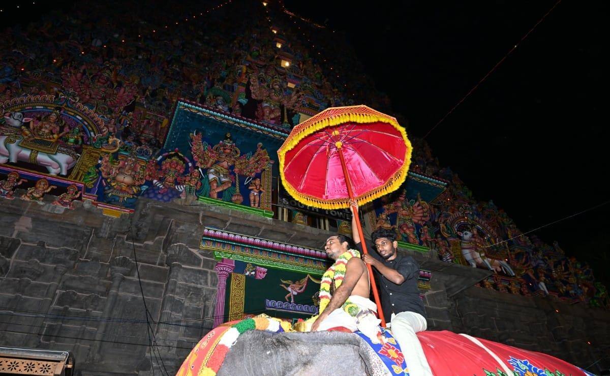 மதுரை மீனாட்சி கும்பாபிஷேகம்: செப். 17 அன்று மாவட்டத்திற்கு உள்ளூர் விடுமுறை!