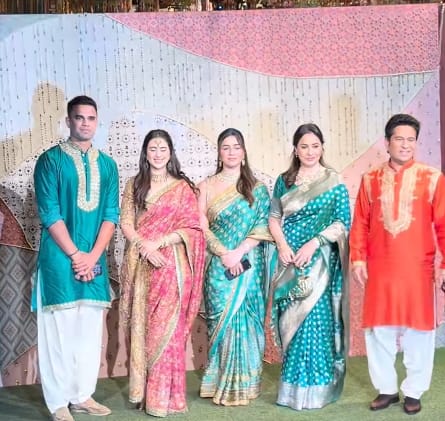 अंबानी फैमिली का गणेश चतुर्थी सेलिब्रेशन, फैमिली संग दिखे सैफ, सलमान भी पहुंचे, नीता अंबानी का लुक वायरल