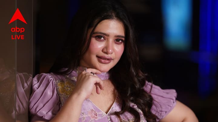 পাভেল জানিয়েছেন, তিনি যখন দর্শকদের সঙ্গে দেখা করতে হলে গিয়েছিলেন, তখন দর্শকদের উচ্ছ্বাস দেখে তিনি আপ্লুত। অনেকেরই সিনেমা দেখে চোখে জল, পাভেলকে দেখেই নাকি চোখ মুছে ফের হেসেছেন তাঁরা। ছবির সাফল্যে খুশি হয়েছেন প্রযোজক এনা সাহাও।