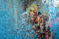 Mumbai Ganesh Visarjan : पुढच्या वर्षी लवकर या... मुंबईत बाप्पाला निरोप, गणेशभक्तांचा महासागर, विसर्जनाची काही क्षणचित्रे