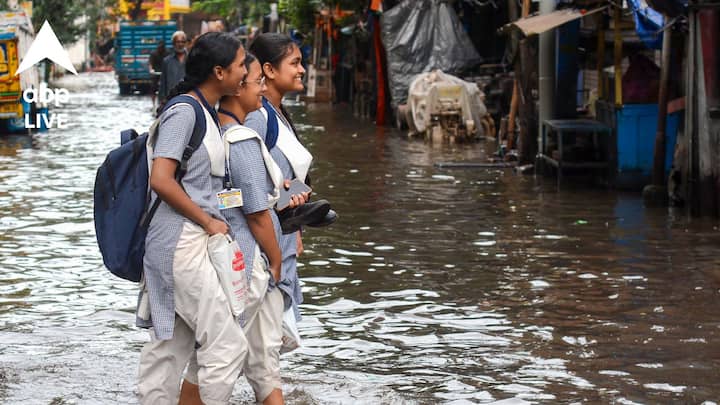 উত্তরবঙ্গে প্রবল দুর্যোগের আশঙ্কা। দার্জিলিংয়ে প্রবল বৃষ্টিপাতের আশঙ্কা রয়েছে। উত্তরবঙ্গের সব জেলাতেই ভারী বৃষ্টিপাতের পূর্বাভাস। - IANS
