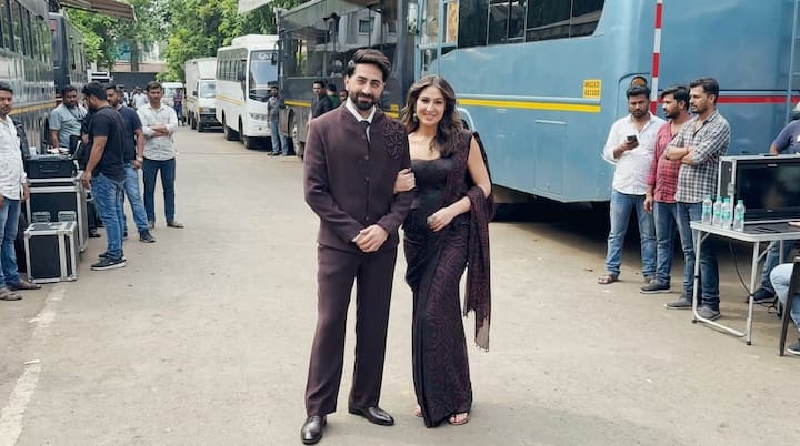 Sara Ali Khan and Ayushmann Khurrana are currently in the promotional phase for their upcoming film Udta Teer. The duo's appearance on Kaun Banega Crorepati has been reported as part of the film's promotional activities. (Image Source: ABP Live)