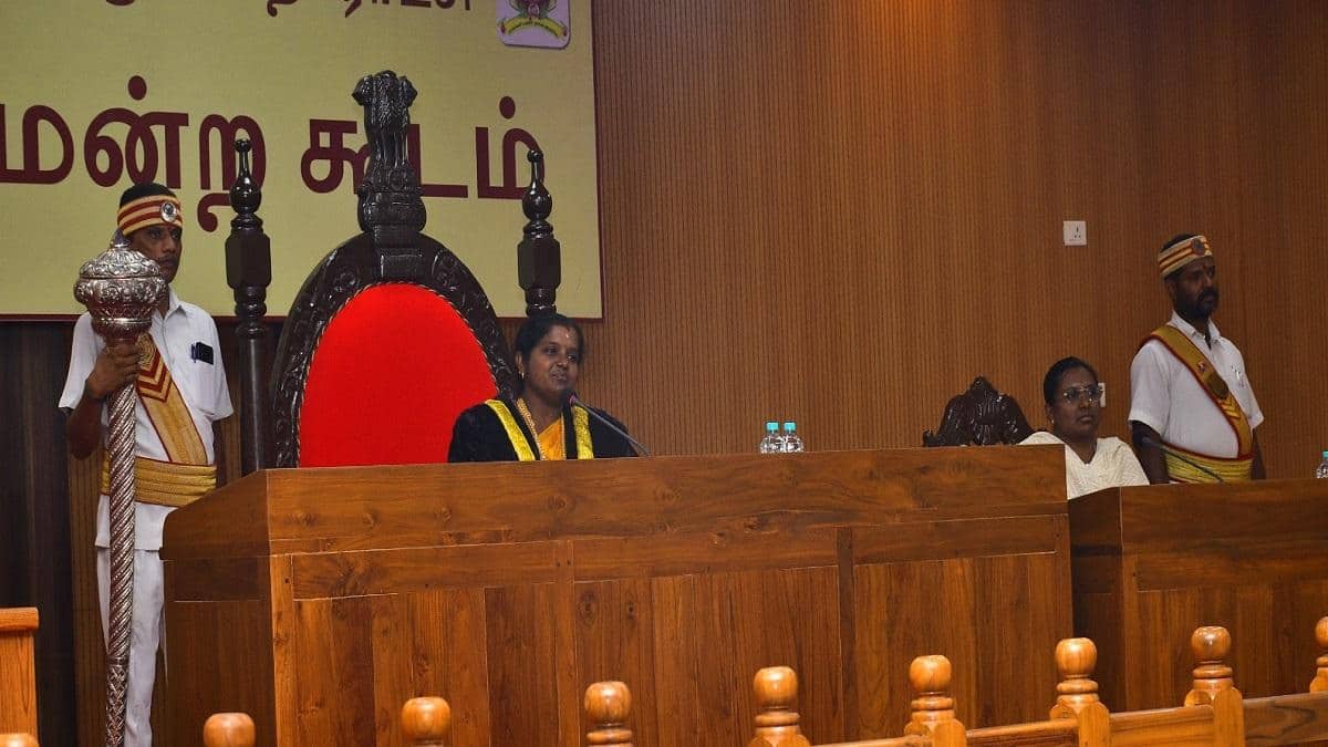 தஞ்சை மாநகராட்சி கூட்டத்தில் சரமாரி புகார்கள்: கவுன்சிலர்களின் தொடர் கேள்விகள்
