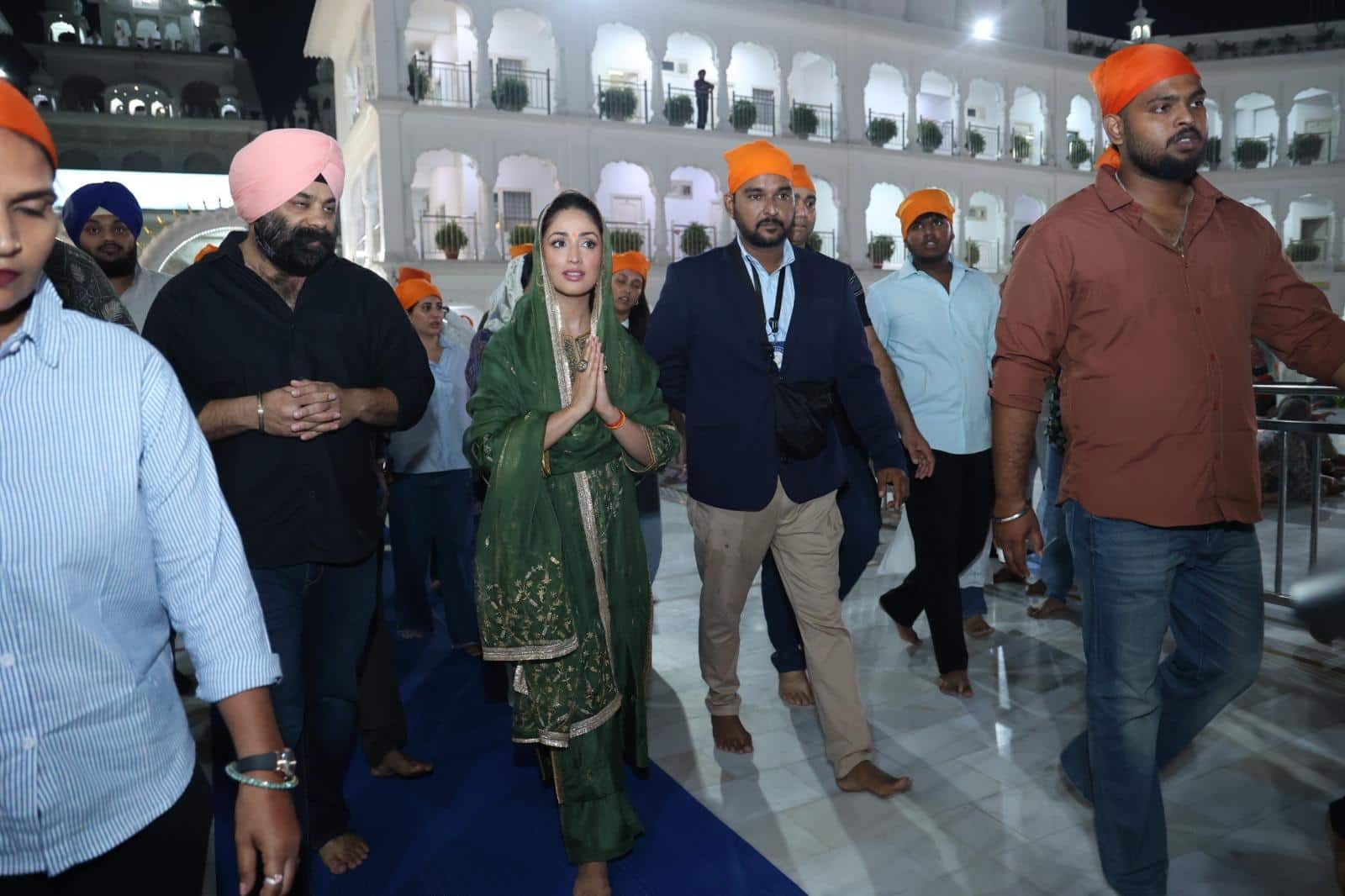 ‘नई नवेली’ की रिलीज से पहले पटना पहुंचीं यामी गौतम, गुरुद्वारे में टेका मत्था