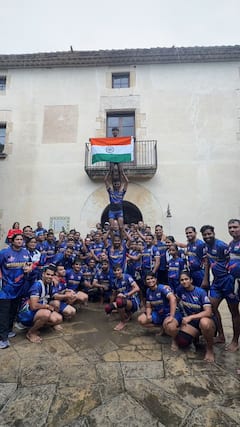 Maharashtra Govinda In Spain: महाराष्ट्राच्या गोविंदांनी स्पेनमध्ये फडकावला महाराष्ट्राच्या संस्कृतीचा झेंडा, PHOTO