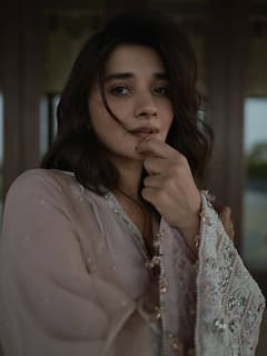 बेहद स्टाइलिश हैं कनिका मान, बिग बॉस 20 कंटेस्टेंट की देखें सबसे ग्लैमरस तस्वीरें