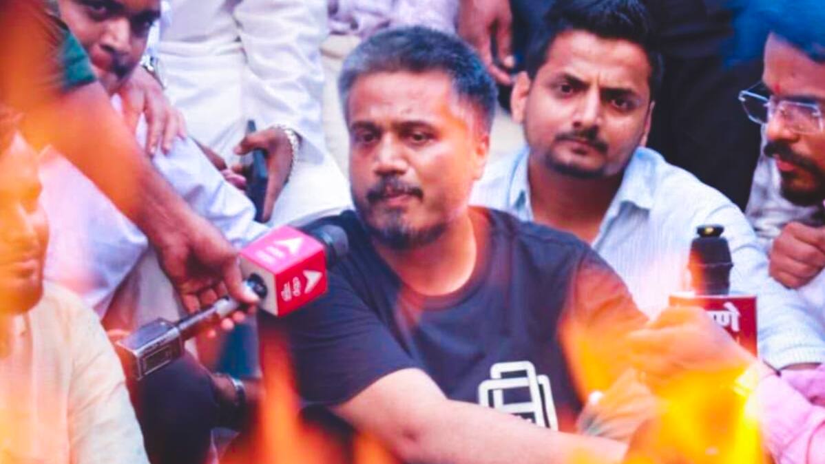 Rohit Pawar: आम्ही आंदोलनावर ठाम इथून हलणार नाही, हिंमत असेल, तर एका तरी विद्यार्थ्यांच्या केसाला हात लावून दाखवा; रोहित पवारांकडून जाहीर आव्हान