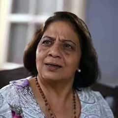 ऐसी दिखती हैं नाना पाटेकर की पत्नी नीलकांति, थिएटर में शुरू हुई थी दोनों की लव स्टोरी, देखें तस्वीरें