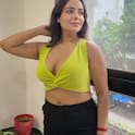 Aanchal Munjal Photo: આંચલ મુજાલનો ગ્લેમરસ અવતાર: રિવિલિંગ લાઈમ ગ્રીન ટોપમાં વાયરલ થયો કિલર લુક