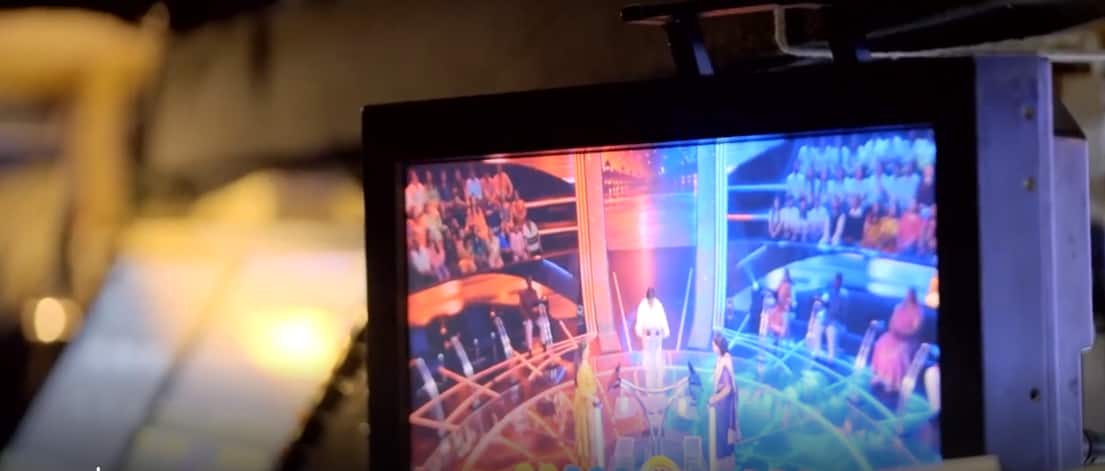 कंट्रोल रूम से हॉट सीट तक, ऐसा दिखता है अमिताभ बच्चन के KBC का सेट, देखें Inside फोटोज