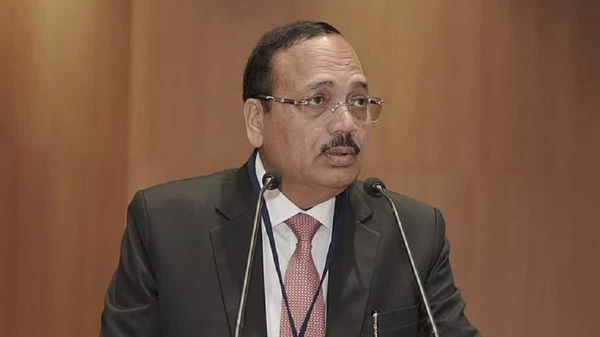 इंडिया आघाडीचा आज सुप्रीम कोर्टावर अभूतपूर्व मोर्चा, पण सरन्यायाधीश सूर्यकांत यांनी राहुल गांधी, मल्लिकार्जुन खरगेंसह इंडिया आघाडीची भेट का नाकारली? चार कारणे दिली!