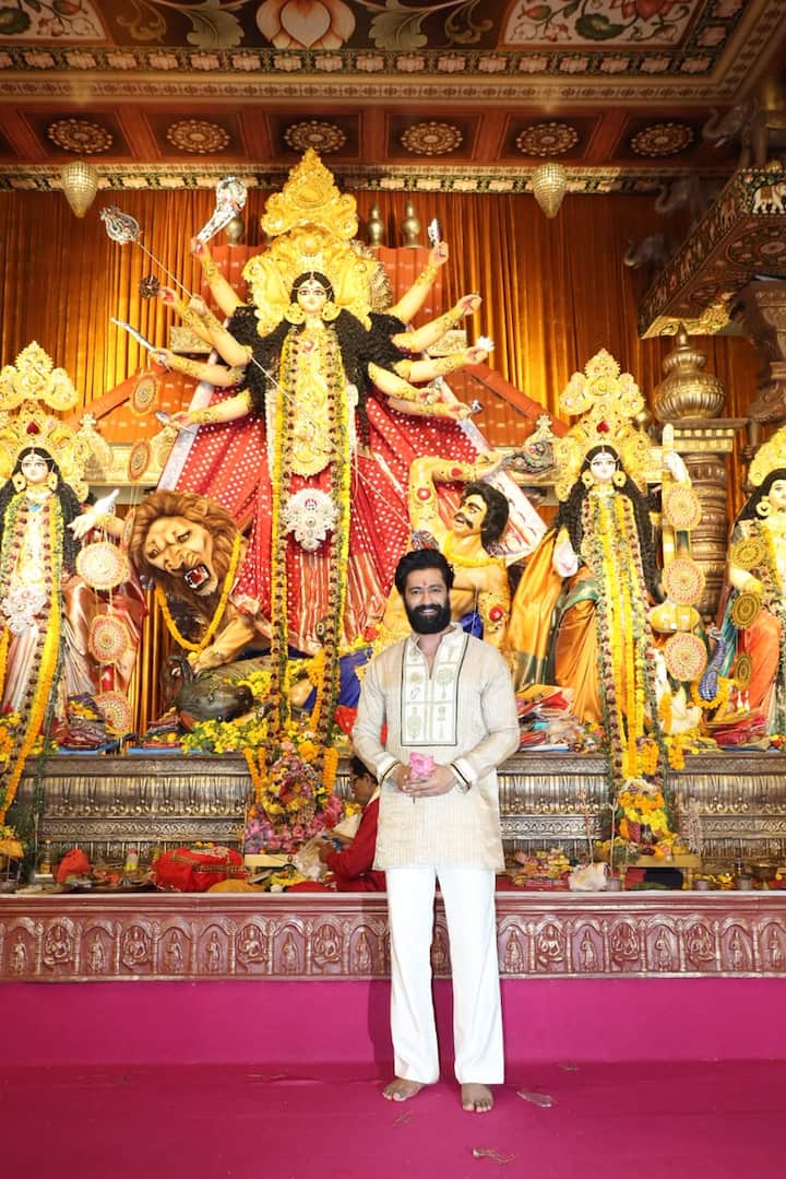 सोशल मीडिया पर विक्की की कई तस्वीरें सामने आई हैं. फैंस इन्हें खूब पसंद कर रहे हैं.