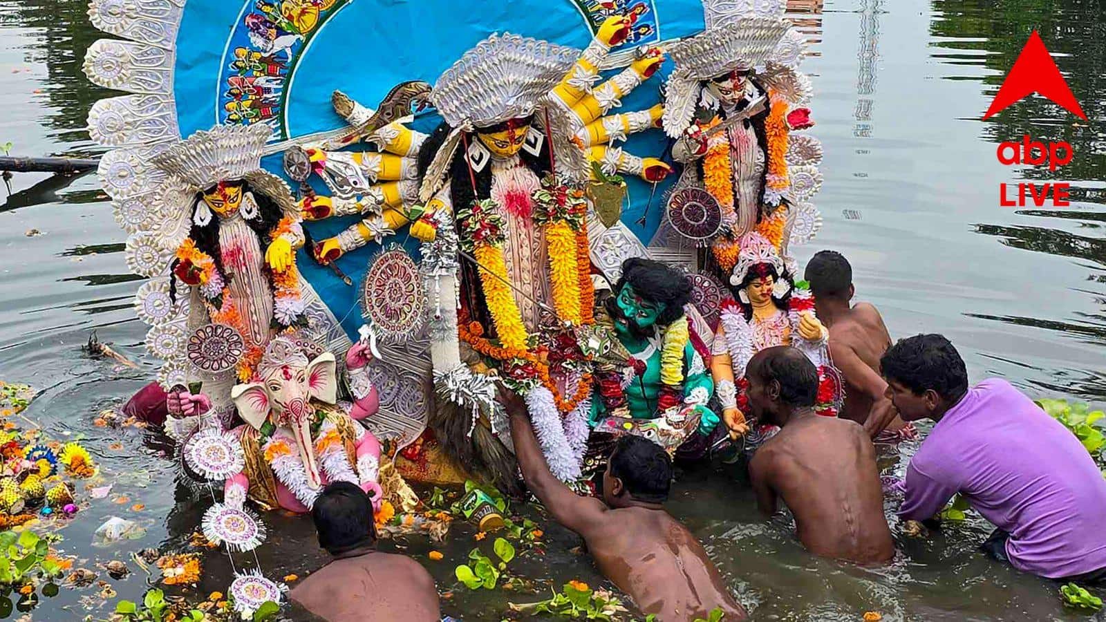 Durga Puja 2026: কড়া নিরাপত্তায় মোড়া বিসর্জনের ঘাটগুলি, তদারকিতে ১৮ জন IPS! ক্রেন বদলে রাখা হয়েছে ট্রলি, কুলি