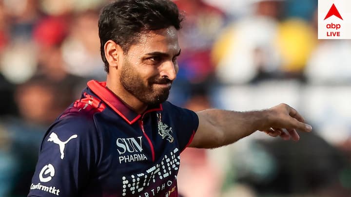 তবে দ্বিতীয় টি-টোয়েন্টি ম্য়াচেও নিশ্চিতভাবেই ভুবনেশ্বরকে পাওয়া যাবে। কারণ চার বছর পরে প্রত্যাবর্তন করা অভিজ্ঞ বোলারকে নিশ্চিতভাবেই এক ম্য়াচের পারফরম্য়ান্সের ওপর বিচার করে বাদ দেবে না ম্য়ানেজমেন্ট।