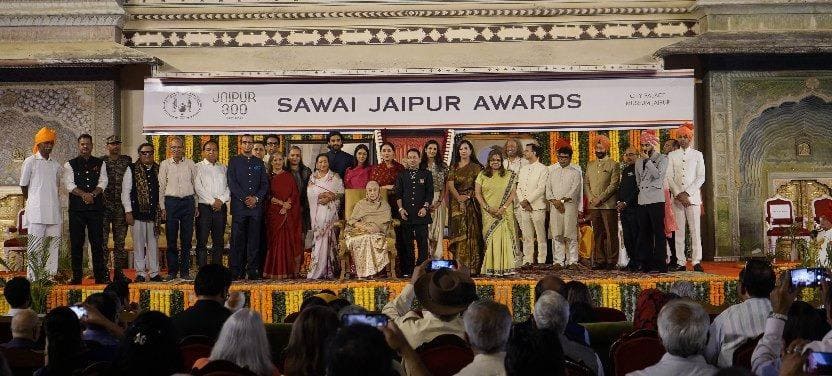 कैलाश खेर राजस्थान की डिप्टी सीएम को सिखा चुके हैं संगीत, यादें हुईं ताजा 2 कैलाश खेर राजस्थान की डिप्टी सीएम को सिखा चुके हैं संगीत, यादें हुईं ताजा