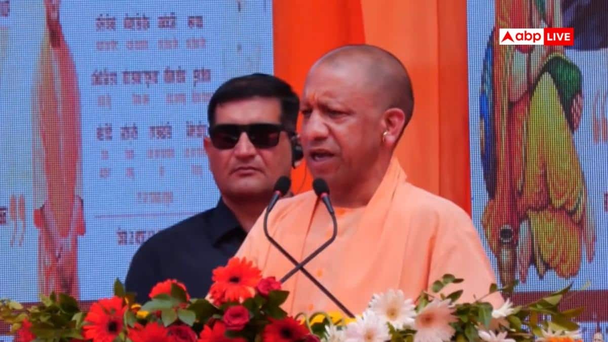 'देश में एक छोटे मियां-एक बड़े मियां', राहुल-अखिलेश पर CM योगी ने कसा तंज