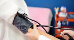 High BP : మందులు వాడుతున్నా బీపీ తగ్గడం లేదా? అయితే ఈ పొరపాట్లు చేస్తున్నారేమో చెక్ చేసుకోండి
