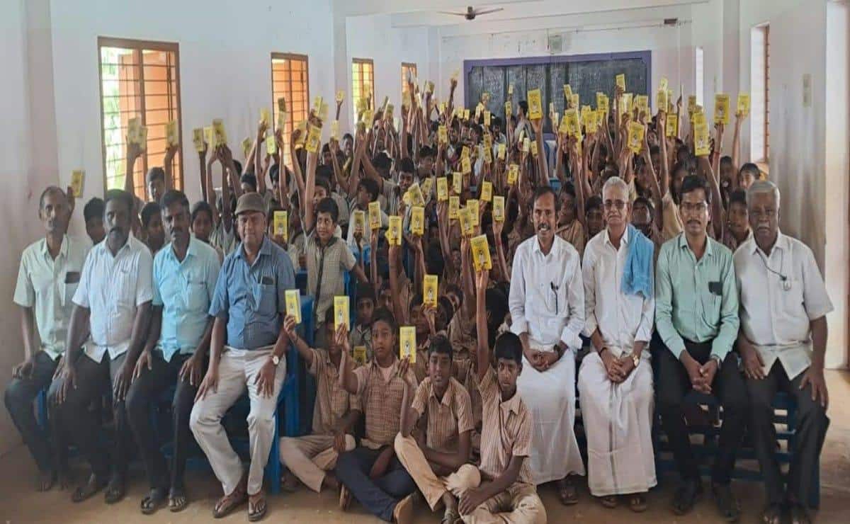கல்லலில் திருக்குறள் விழா: 550 மாணவர்களுக்கு வாழ்வியல் பொக்கிஷம்!