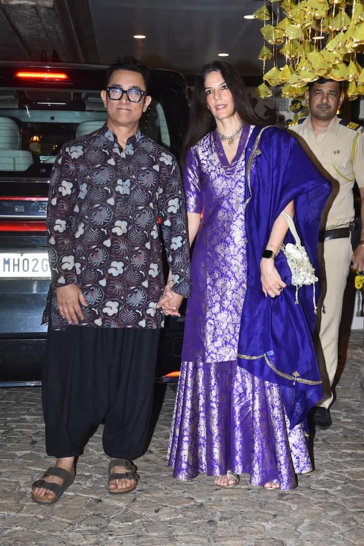 आपको बता दें कि गौरी और आमिर खान ने इसी साल 5 जुलाई को शादी की थी. जहां गौरी की ये दूसरी शादी है वहीं, आमिर की तीसरी है.