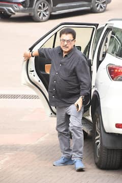संजय गुप्ता के निधन से सदमे में बॉलीवुड, आखिरी विदाई देने घर पहुंचे फिल्मी सितारे