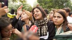 Delhi: Cong's Alka Lamba gets injured during protest, alleges police team