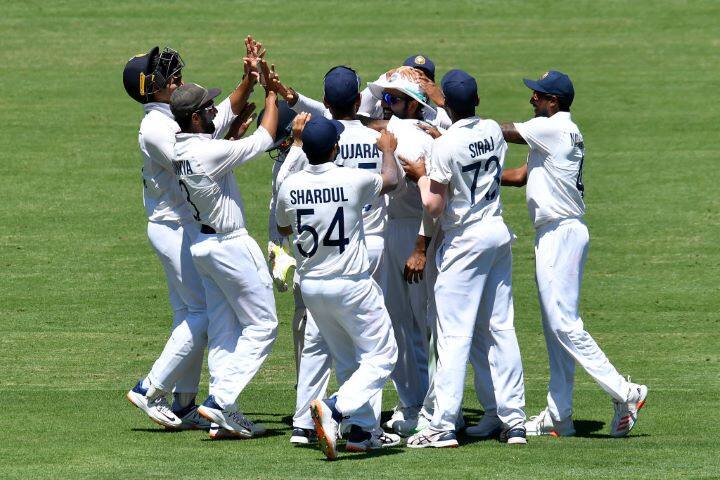 IND vs AUS, 4th Test, Brisbane: Labuschagne Hits Half Ton After Smith Falls,  Saini's Injury Scares India IND vs AUS, 4th Test, Brisbane:  Labuschagne Hits Half-Ton After Smith Falls,  Saini's Injury Scares India