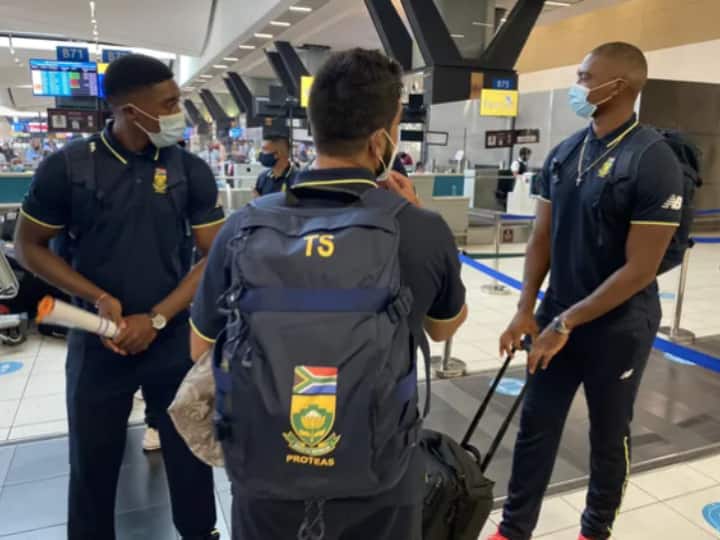 Pakistan vs South Africa Quinton de Kock South Africa Land In Pakistan After 14 Years For Pak vs SA T20, Test Series WATCH | 'Touchdown In Karachi': South Africa Land In Pakistan After 14 Years For Historic Tour