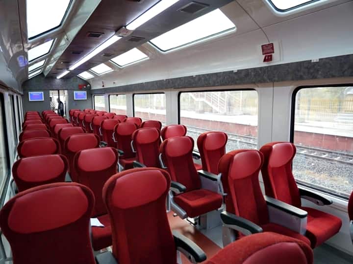 Internal outlay of the Jan Shatabdi Express that ferries passengers between Ahmedabad and Kevadiya. (Photo: Twitter/@narendramodi)