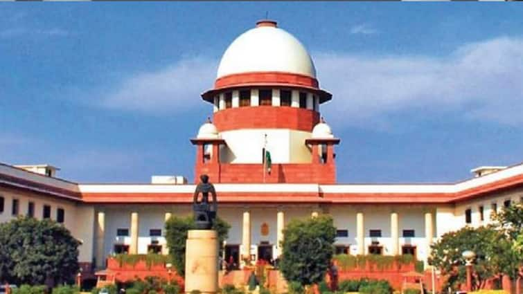 ‘Deal With It,’ SC Tells Centre On Plea Against Proposed Tractor Rally On Jan 26; Irked Over Aspersions On Appointed Committee SC Irked With Aspersions On Committee For Farm Laws, Tells Centre To ‘Deal’ With Proposed Tractor Rally