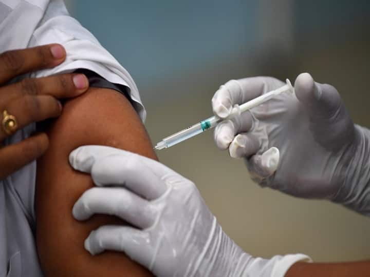 Covid vaccination, Moradabad Vaccine Controversy: 46-Yr-Old Ward Boy Dies Day After Taking The Jab, Family Blames Vaccine Moradabad Vaccine Controversy:  Ward Boy's Death Due To Cardio-Pulmonary Disease; Family Alleges Vaccination Worsened Health